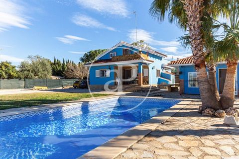 DETACHED HOUSE FOR RENT IN VILLAMARTXANT   aProperties presents this spacious detached villa in one of the most prestigious urbanizations of Vilamarxant. With an excellent location and access, this property offers the perfect balance between tranquil...