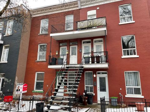 Very rare opportunity!! Impeccable 3-plex with a large fenced yard. Three 5½ with 3 large balconies, renovated and meticulously maintained by the owner. Rent brings in $31,860 per year. Apartment #2288 on the 3rd floor will be available to the buyer ...