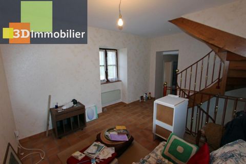 Near Bletterans (39140) and 10 minutes from Lons-le-Saunier, sell a house of about 90 m² livable on three levels renovated in 1980. Semi-detached house including : On the first floor: Living room / entrance (14 m²), kitchen (16 m²), cellar (12 m²), W...