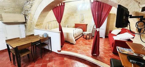 is excited to present an unmissable opportunity in the historic center of Oria: an elegant holiday home of 50 square meters, tastefully furnished and ready to welcome you. This property is located in an enviable position, immersed in the charm of the...