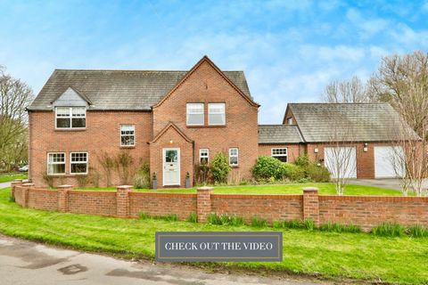 INVITING OFFERS BETWEEN £840,000-£875,000 CHARMING PERIOD STYLE PROPERTY OVERLOOKING THE VILLAGE GREEN AND BECK Nestled in the heart of Ellerker, 11 Sands Lane is a charming period-style property with a superb contemporary interior. This four-bedroom...