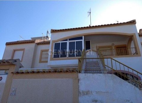 We present to you this cosy bank owned flat for sale, located at number 5-R of Calle Mar Garcia Torregrosa, in the charming town of Torrevieja. This property, located on staircase 6, on the first floor, offers you the opportunity to acquire a comfort...
