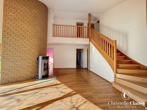HOUSE - GUEBWILLER - PRETTY VIEW - HEIGHT Exclusively in your agency Christelle Clauss Immobilier Colmar! On the heights of Guebwiller, come and discover this pretty house with its breathtaking view of the city... It consists of an entrance hall, an ...