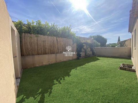Our real estate agency, Provence Home in Oppède, is offering you for sale, a village house with a terrace and garage in Robion. SURROUNDING OF THE HOUSE Located in the heart of the village and at the foot of the Luberon, you are close to amenities, h...