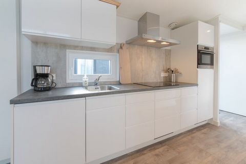 This detached accommodation is very nicely furnished and features high-quality finishings. The special character is largely thanks to the marvellous design kitchen with high-tech appliances. The spacious furnishings are strengthened by the large wind...