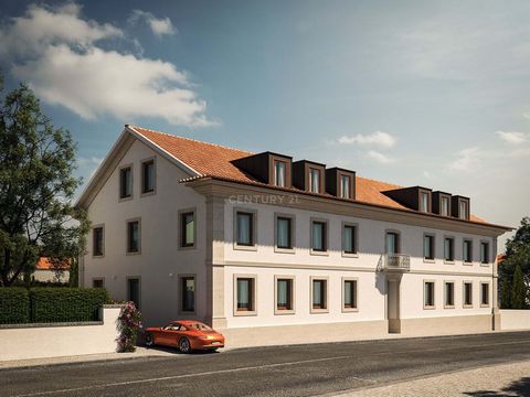 IMAGINE LIVING IN THE COUNTRYSIDE NEXT TO THE CITY Imagine yourself living in a fully restored 19th-century palace in a project that resulted in 12 luxury apartments, set within a gated community with over 1,200m2 of landscaped outdoor space. Here, y...