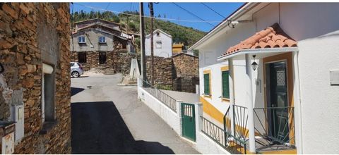 House, 1 Bedroom in Papilhosa da Serra This house consists of two floors, totalling 2 rooms. A dwelling house that consists of: 1st floor - 1 shop; 2nd floor -1 room Excellent deal for investment! Contact us for more information. Possibility of using...