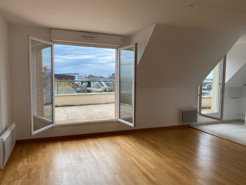 Dpt Indre et Loire (37), à vendre JOUE LES TOURS appartement dernier étage T2 de 53,34 m² avec grande terrasse