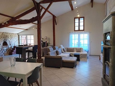 47700 CASTELJALOUX 10 minutes away. Large Landes house with 2 tobacco dryers on 1.77 hectares of land. Cathedral living room 75sqm with open kitchen, 3 bedrooms: 21, 23 and 25sqm, bathroom 9sqm. Each room with its exterior exit. Covered terrace 27sqm...