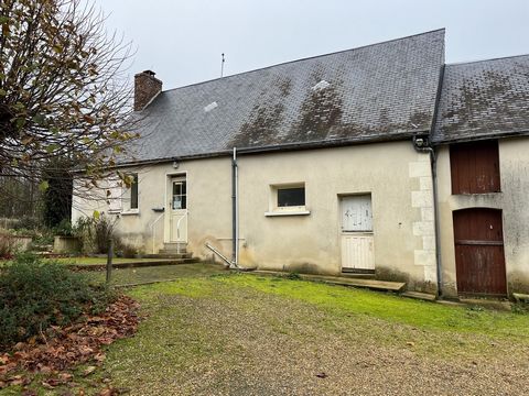 Only 10 minutes from BESSE SUR BRAYE in the direction of the Loire Valley castles, Come and discover this pretty farmhouse located in the countryside. The house consists of a large living room with an insert fireplace and a bedroom with private showe...