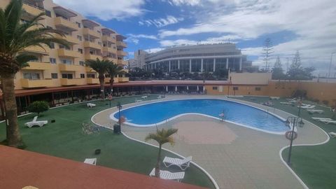 Unique opportunity!. Unique opportunity! This beautiful ground floor apartment in Los Cristianos offers you the comfort of living close to the beach and the port. With access adapted for people with reduced mobility, this cozy home is ideal for enjoy...