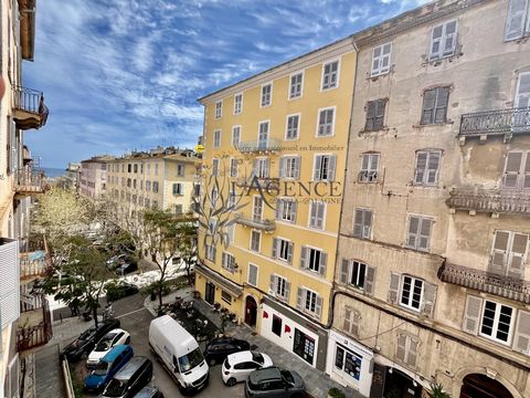 L'Agence Bastia Balagne vous propose en exclusivité un appartement de type T3 au troisième étage d'un immeuble situé Rue Miot au coeur du centre ville de Bastia Des travaux sont à prévoir. + L'ascenseur est voté et payé. Features: - Balcony