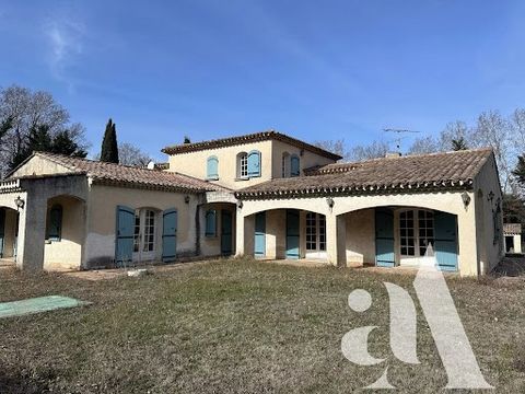 For sale in Eygalieres. This quiet property on 7,400 m² of land is laid out on 2 levels with an entrance hall, living room, kitchen, pantry, 5 bedrooms and bathroom / shower rooms, office. A swimming pool, outbuilding, double garage, terrace and open...