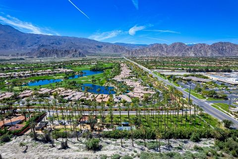 Don't let this exceptional opportunity slip away - seize the chance to own this exclusive property boasting a coveted La Quinta address! With zoning for 7 delightful homes mirroring the charm of the existing residence on this sprawling 2.24-acre have...