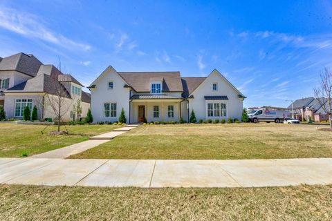 STUNNING Brand NEW 5BR(2Down), 5.1BA Celtic Manor Built Home in The Stables Subdivision of the sought after Wolf River Corridor of Collierville! Homeowners will be delighted w/its features:quartz countertops thru-out, hardwood flrs and an incredible ...
