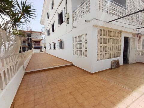 Ground floor 3 bedroom apartment with large terrace and room to park your car off road Available to rent all year round with the electric and water bills included in the price Less than 2 minutes walk to the sandy beach 130m Private terrace on 3 side...
