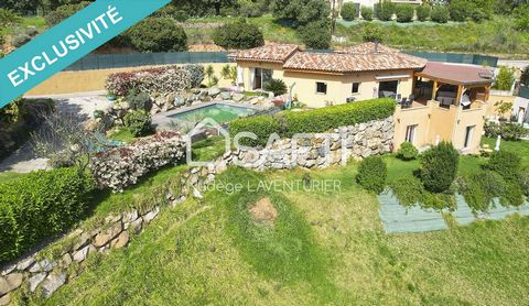 Your real estate advisor Nadège LAVENTURIER is pleased to offer you for sale exclusively this superb house in Bastelicaccia offering a clear view of the valley and the Gulf of Ajaccio. With 200 m² of living space and 5 bedrooms, it is currently divid...