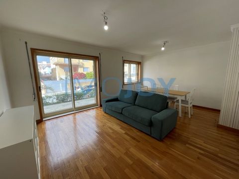 Excellent 2 bedroom flat in the centre of Porto, with quick access to Marques, Dragão stadium, downtown Porto and combatants. The flat has plenty of lighting, is furnished and equipped. The flat is spacious, has two bedrooms, two bathrooms (one with ...