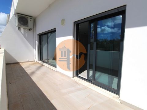 2 bedroom apartment - New - Olhão - Box garage - Opportunity! 2 bedroom apartment, NEW, with a fantastic solar orientation, has generous areas, located in a quiet area, easily accessible and with all services nearby. With plenty of natural light, thi...