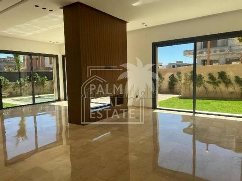 Located on the road to Tahenaoute, only 15 mins from the center of the new city Marrakech Gueliz, close to several tourist projects (guest houses and leisure centers) PALM-REAL-ESTATE, Your LUXURY REAL ESTATE AGENCY IN MARRAKECH offers you this villa...
