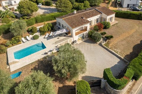 A 4 bedroom turn-key villa with a heated pool located within a 5 minutes walk to the picturesque village of Valbonne. This renovated villa is spread over 2 floors and features a spacious south-facing living room with access to the open-plan kitchen, ...
