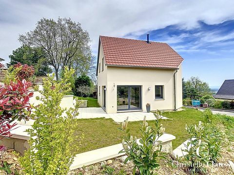 Located on the Bischenberg hill, enjoying a beautiful view of the plain, we offer for sale this contemporary house completed in 2022 and with the label (high energy performance). You will particularly appreciate the calm and quality of life of this h...