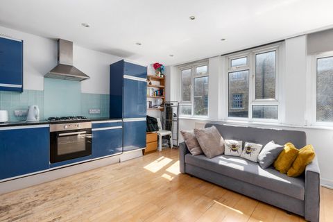 You are equally distant from Angel & Kings Cross. It is in a quiet back street but close to a lot of nightlife, restaurants and transport links. The apartment has a bright open plan kitchen and living room with a good sized double bedroom and plenty ...