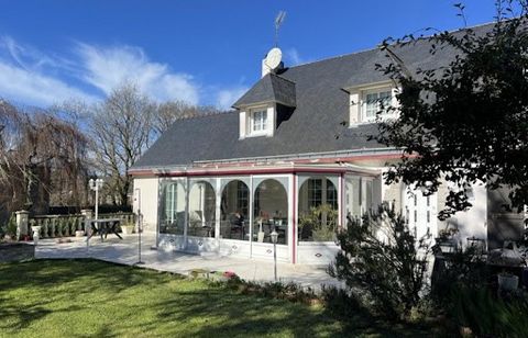 GUERANDE BREZEAN 44350 - RARE - 308m2 FAMILY HOUSE BUILT ON A 2400M2 PLOT - Yves Lerat & efficity, the agency that estimates your property online, offers you this large and beautiful family house of 200m2, built on a beautiful lawn and tree-filled pl...