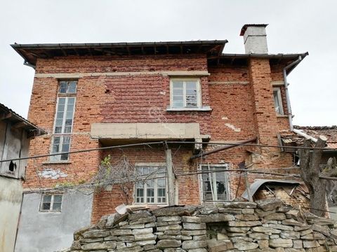 Imoti Tarnovgrad offers you a two-storey, massive house in the village of Pushevo. The first floor consists of an entrance hall with a separate kitchenette, a tavern with a fireplace, a living room, a kitchen, a bathroom with a toilet and a basement....