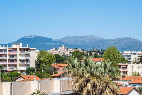 Perfectly situated in the coveted coastal district, nestled between Le Cros de Cagnes and the Hippodrome, this stunning 4-bedroom penthouse (with potential for 5 bedrooms) boasts expansive terraces and captivating views of the sea and village. Locate...