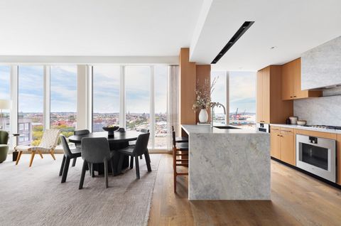 LUXURY WATERFRONT LIVING IN BROOKLYN HEIGHTS. IMMEDIATE OCCUPANCY, LOWER MONTHLIES, BEST VIEWS! Welcome to Quay Tower, an incomparable residential development that redefines waterfront living in Brooklyn Heights. With stunning front-row views of the ...