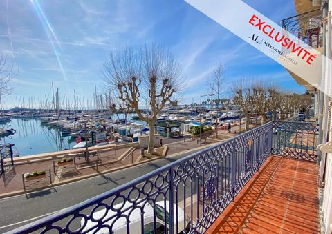 EXCLUSIVE - Exceptional waterfront location for this fisherman's house facing the port of Golfe-Juan. With a total surface area of 153.13 m2, it includes on the ground floor: 2 studios with main room, kitchen and shower room. On the 1st floor: a larg...
