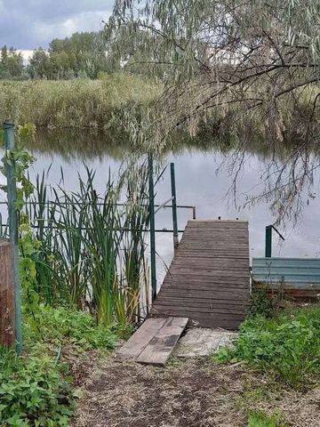 Для большой и дружной семьи предлагаем идеальный вариант для проживания на природе и свежем воздухе ,но в комфортных городских условиях. Отличная геолокация дома позволяет быстро уехать в любую точку города. В шаговой доступности остановка общественн...