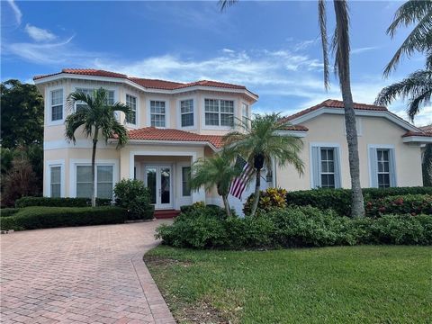 Island Club Riverside - Incredible value! 4BR/3.5BA pool home built by Calton Homes w/3,600+sqft under air! Tropical foliage provides privacy for large screened outdoor living area - spacious covered lanai, refinished pool w/resistance swim jets & sp...