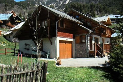 Serre Chevalier-St Chaffrey ?? Expositie: Sud / Sud-Ouest, Vue sur les montagnes Extérieursuitrusting: Balcon(s), Jardin privatif, Mobilier extérieur Animaux: Dierenadmis + de 1 km pistes Navette: 200 m de l'arrêt navette le plus proche, gratis dorp ...