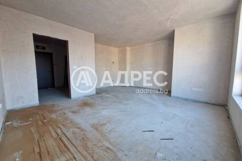 Appartement de deux chambres dans un immeuble nouvellement construit avec ACT 15. L’appartement est situé au quatrième étage de six et se compose d’un hall d’entrée spacieux, d’un salon avec kitchenette, de deux chambres, toutes deux donnant accès à ...