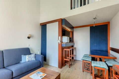 Second district of a friendly village, the Port du Crouesty Village residence distributes its traditional Breton facades just a few steps from the port as well as the ocean, on the Rhuys peninsula, between the Gulf of Morbihan and the bay from Quiber...