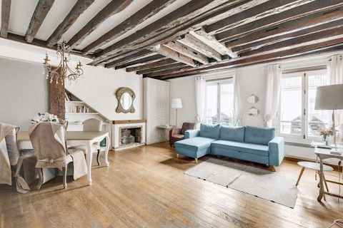 Paris 6th - Odéon District: 2-room apartment with old-world charm. Located on rue Guisarde, just steps from the Marché Saint-Germain and the Église Saint-Sulpice, this 52 m² (Carrez law) apartment benefits from a prime location in the heart of the 6t...