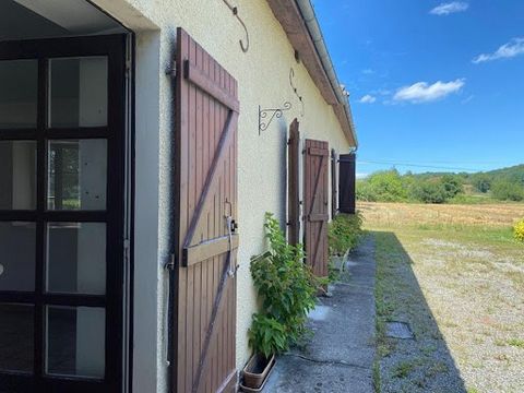 Farmhouse Salies-de-Béarn Less than 2 kilometers from the city center of Salies-de-Béarn, charming farmhouse from 1864, to renovate on a plot of 3925 m2 including a field and landscaped garden. The single-storey house, of about 80 m2 is composed of a...