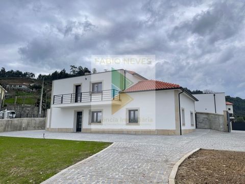 New construction 4+1 bedroom villa with completely above-average quality located in the beautiful parish of Aguiã in Arcos de Valdevez. This new villa consists of ground floor and first floor as follows: - On the ground floor consisting of living roo...