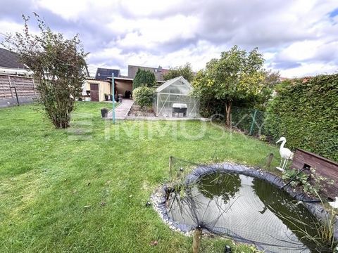 --Terreno arrendado hasta 2049 (se puede prorrogar 5 años antes) por 117 EUR por trimestre-- En 1989 se amplió la ampliación de la casa. Un diseño de habitaciones espacioso y bien pensado se extiende a lo largo de 4 habitaciones, lo que ofrece mucho ...