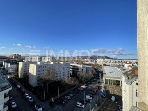 Ursprünglich und einladend präsentiert sich diese ansprechend, helle Stadtwohnung, im 8. Liftstock in altem Glanz und und wartet auf kreative Hände um wieder vollends zu erstrahlen. Von allen Zimmer aus genießen Sie einen atemberaubenden Blick über W...