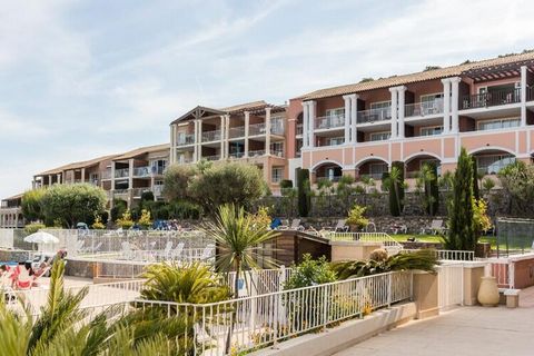 Il Residence Le Hameau de Cap Esterel - maeva Home vi accoglie a 9 km da Saint Raphael, con vista sul Mediterraneo e sulla baia di Agay. Questa residenza si trova all'interno del villaggio club di Cap Esterel, composto come un vero e proprio villaggi...