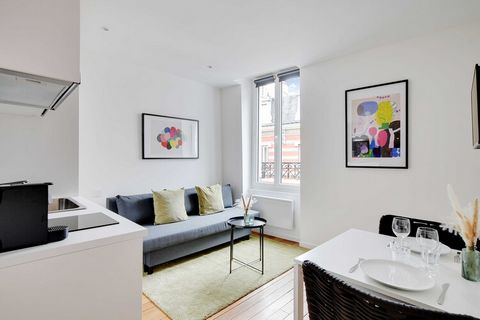 Checkmyguest ofrece este estudio de 16 m² en Nanterre, ideal para 2 personas, situado en el segundo piso al que se accede por escalera. Disfruta de un diseño contemporáneo, una cocina totalmente equipada y una ubicación práctica. La situación geográf...