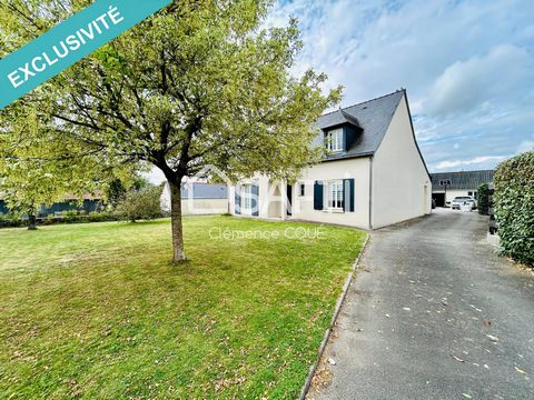 À Bécon-les-Granits, commune familiale, avec toutes les commodités. Idéalement située dans la commune. Sur un terrain de 951 m² clos, avec un garage, une cave et une piscine hors sol. Maison de 180 m², comprenant : - un séjour lumineux - une cuisine ...