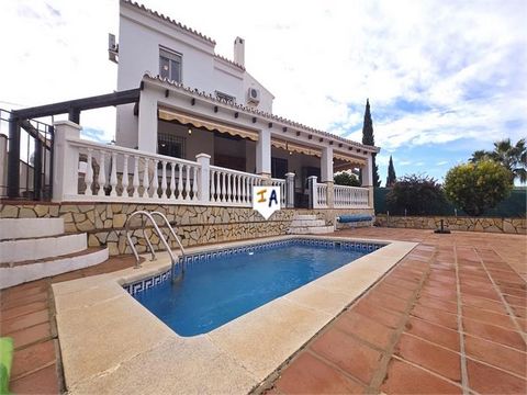 Deze heerlijke vrijstaande villa ligt in het pittoreske en gewilde gebied van Puente Don Manuel in Alcaucin in de provincie Malaga in Andalusië, Spanje, en biedt een perfecte mix van comfort en functionaliteit, dicht bij alle lokale voorzieningen. Al...