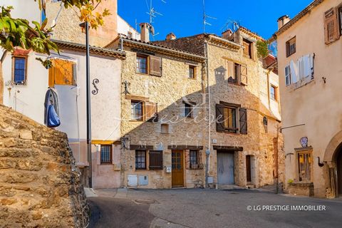 A vendre dans votre agence LG PRESTIGE IMMOBILIER de Montauroux, charmante maison en pierre, facile d'accès, et à quelques pas des parkings publics. Idéalement située à proximité du lac de Saint-Cassien, et du Golf de Terres Blanches, à 30 minutes de...