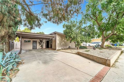 OPPORTUNITY KNOCKS! This beautiful Mid-Century modern home is perfect for those ready to bring their vision to life and transform it into a stunning retreat. Located in a desirable Reseda neighborhood (off White Oak), this charming property offers fa...