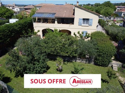 Gard (30), for sale in the pretty village of Moulezan, exclusively, this magnificent T7 type house of 172 m² not overlooked. The house is double and naturally bright with beautiful volumes. This is spread over two levels and offers on the ground floo...