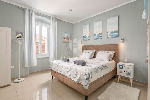 Location: Istarska županija, Pula, Centar. Istria, Pula Apartment for sale near the Pula Arena - Ideal for tourist rental A beautiful apartment for sale in a unique location near the Pula Arena, perfect for tourist rental. The apartment is located in...